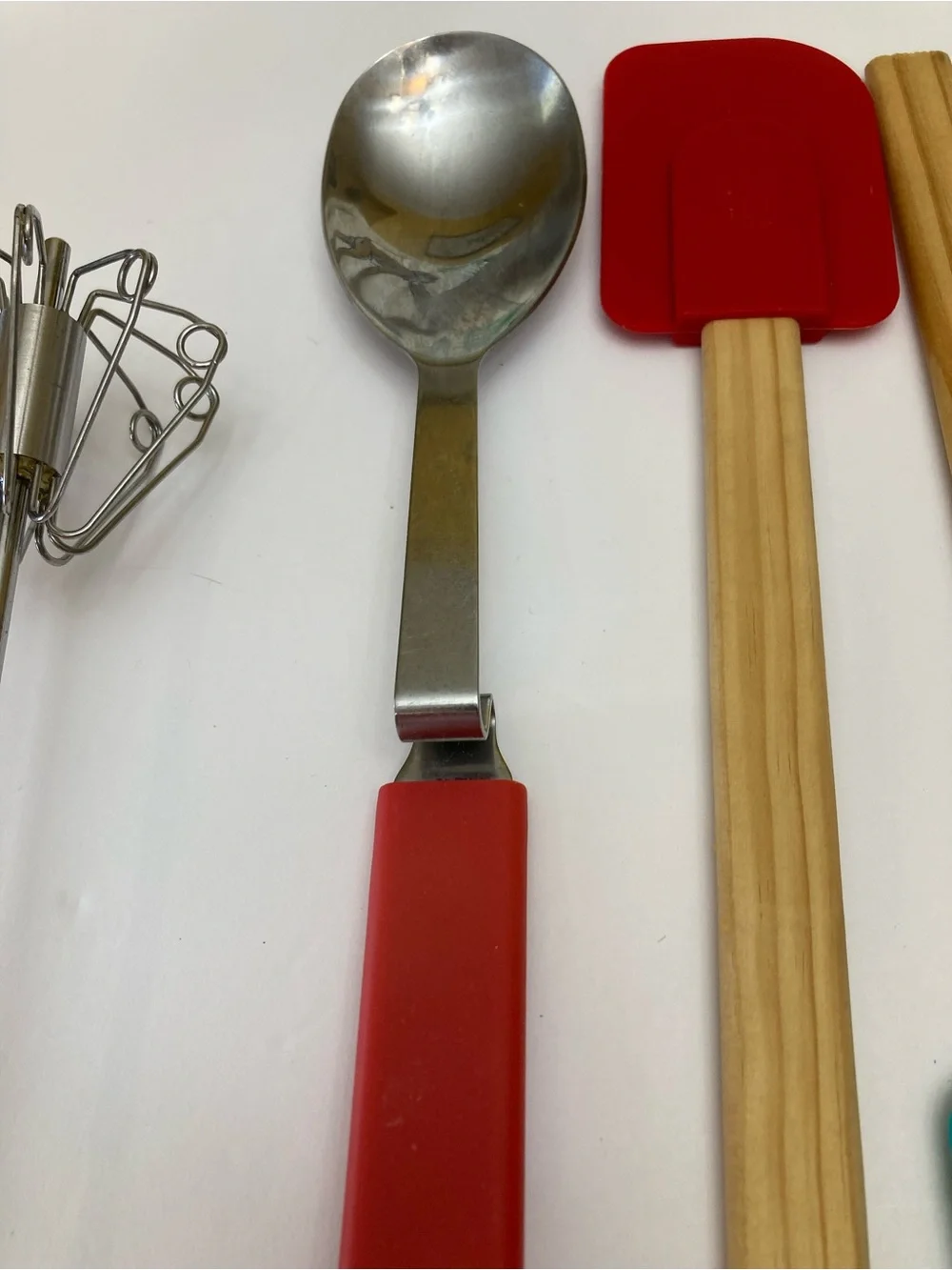 Assorted Bundle of Kitchen Utensils